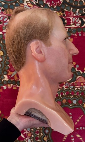 Madame tussauds sir bobby - tussauds,